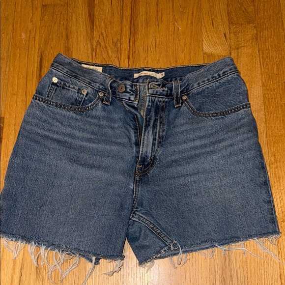 Women's Levi’s Denim Shorts - Picture 1 of 4
